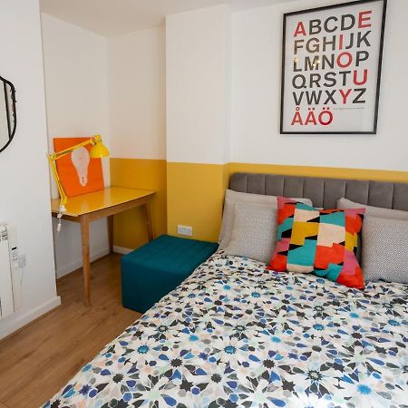 Pass The Keys Modern Stylish Apartment With Parking Bournemouth Exterior foto
