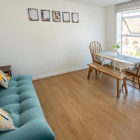 Pass The Keys Modern Stylish Apartment With Parking Bournemouth Exterior foto