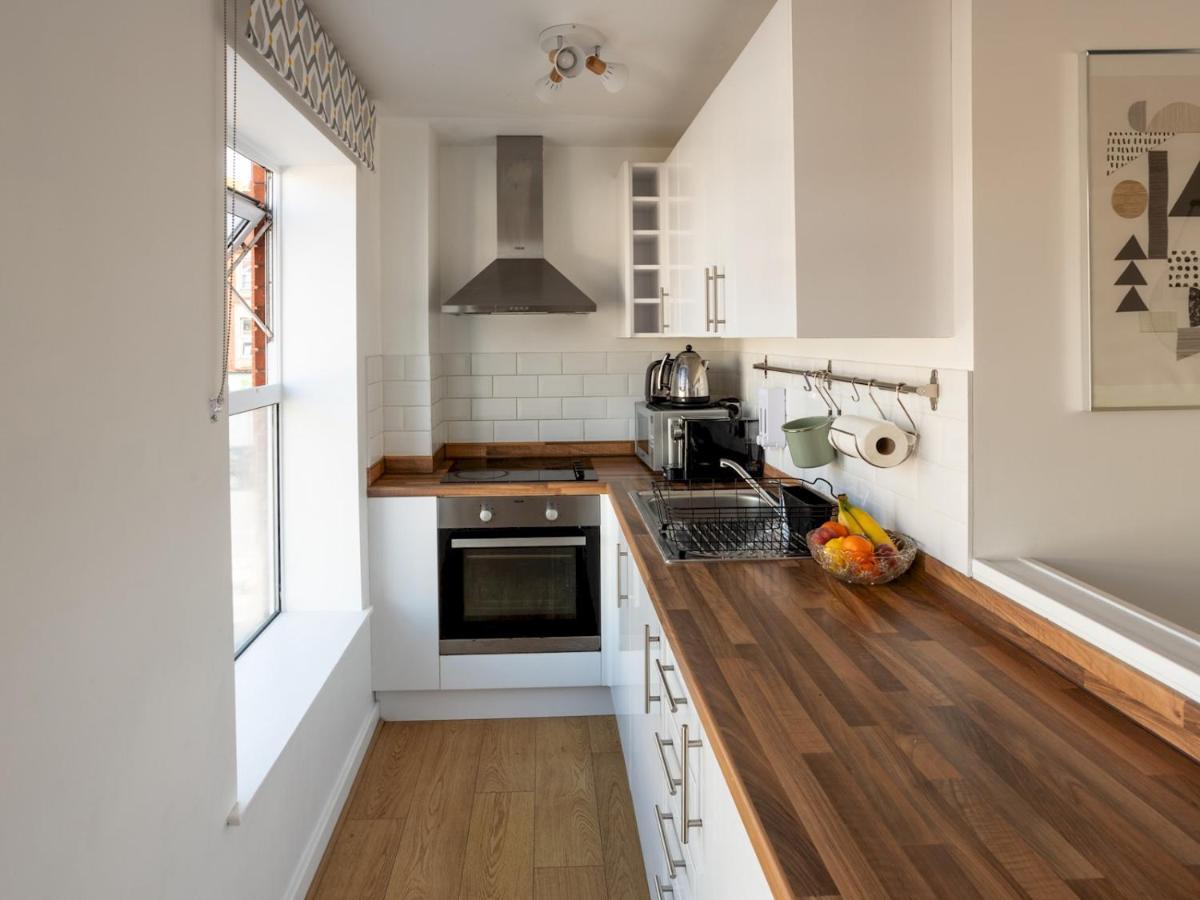 Pass The Keys Modern Stylish Apartment With Parking Bournemouth Exterior foto